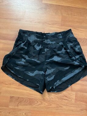 Athleta Black & Gray Camo Running Shorts